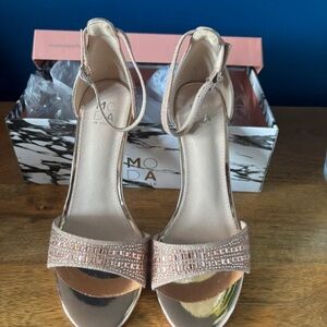 Moda Shimmering Blush Heels